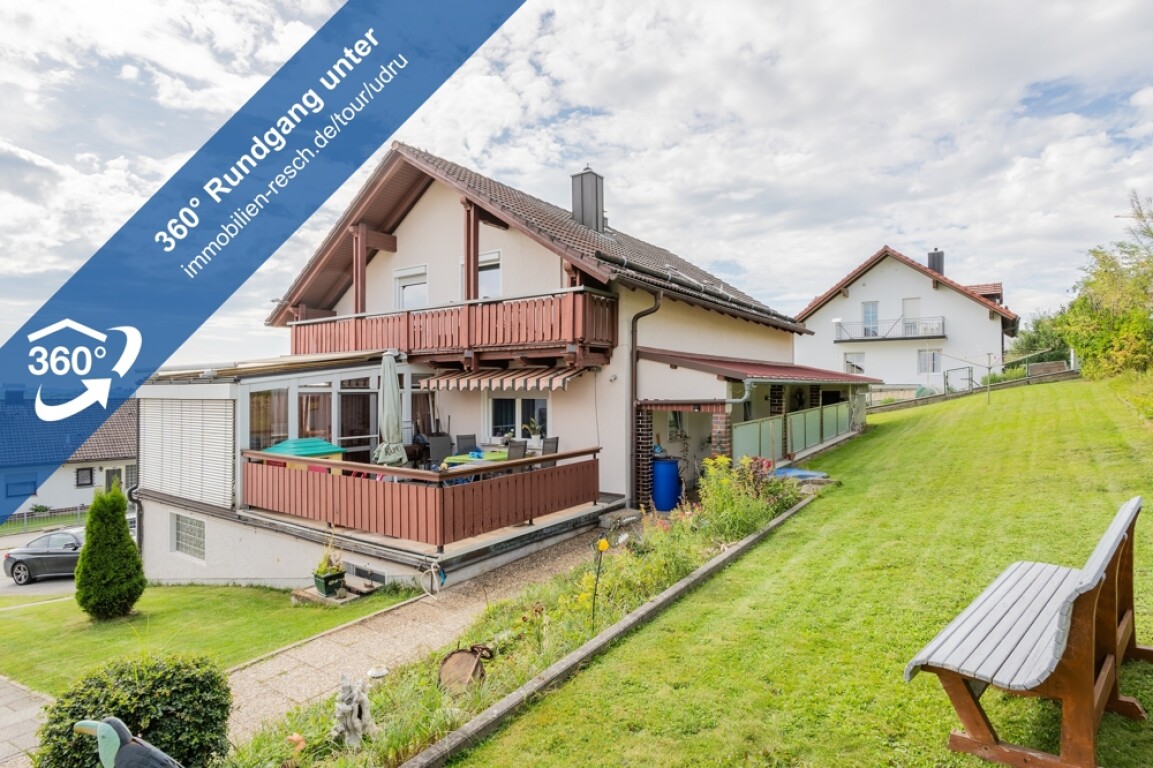 Büchlberg - Büchlberg: Haus mit 2 Wohnungen