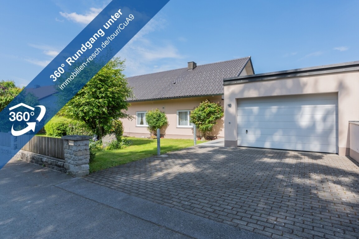 Salzweg - Gepflegtes Einfamilienhaus mit großem Garten, Kaminofen und Ausbaupotenzial!