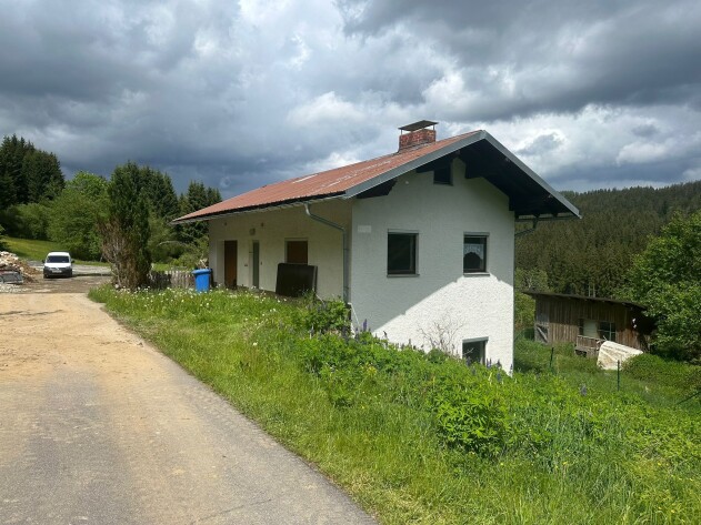 Einfamilienhaus - Renovierungsbedürftiges Einfamilienhaus mit Werkstatt Nähe Mauth
