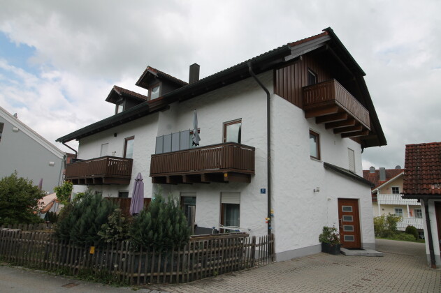 2-Zimmer-Wohnung - Interessante 2-Zimmer-Dachgeschoßwohnung mit Sonnenbalkon in Ruderting ca. 13 km nördlich von Passau