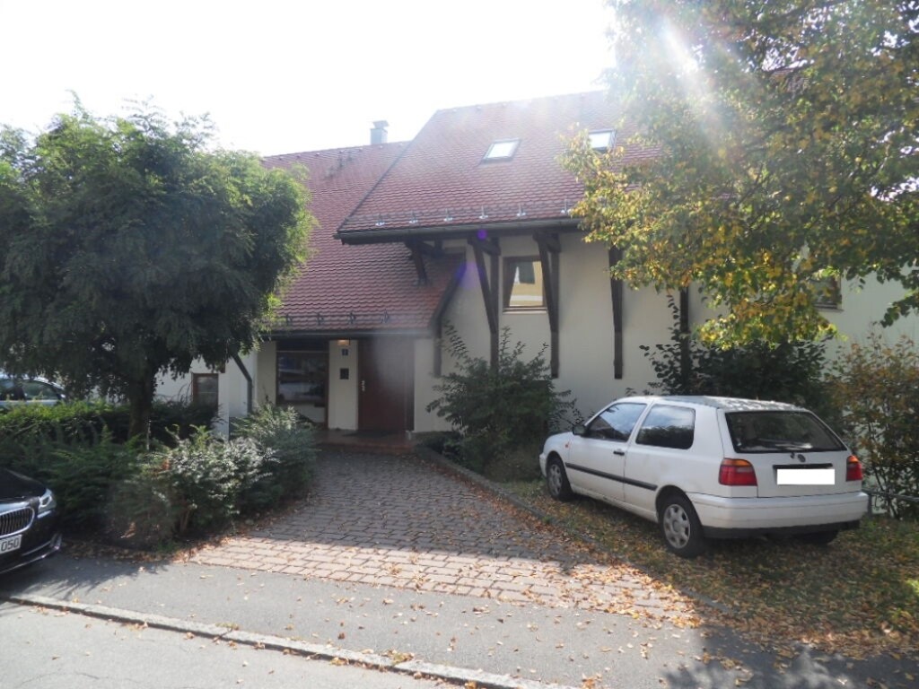 Passau - Großzügige Wohnung mit Garten 2-Zimmer-Wohnung mit Wannenbad, Blick ins Grüne und Südterrasse