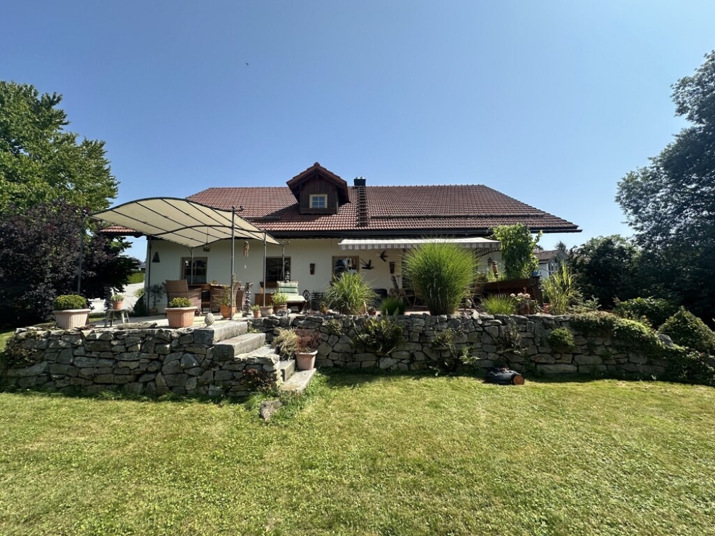 Jandelsbrunn - Zweifamilienhaus in Jandelsbrunn