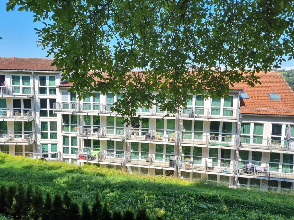 Passau - Appartements in Zentrums- und UNI-Nähe! Zwei Studentenappartements mit Südbalkon, Blick ins Grüne und guter Anbindung