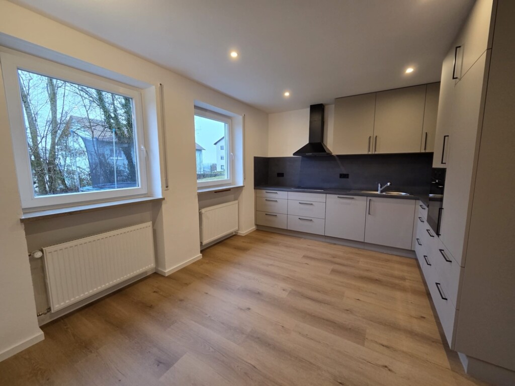 Passau / Hacklberg - Provisionsfrei! Kernsanierte 2-Zimmer-Wohnung mit großzügiger Terrasse