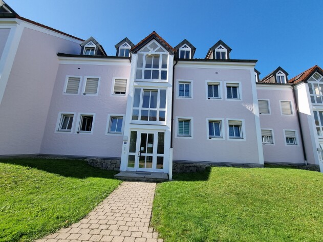 3-Zimmer-Wohnung - Raum - ID Kompakte 3-Zimmer-Erdgeschosswohnung mit Wintergarten, Wannenbad und kleinen Privatgarten