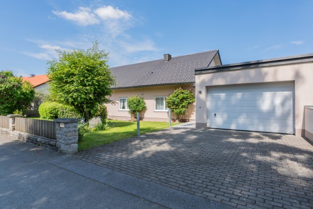 Einfamilienhaus - Gepflegtes Einfamilienhaus mit großem Garten, Kaminofen und Ausbaupotenzial!