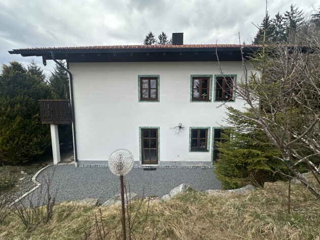 Einfamilienhaus - Neuwertiges Einfamilienhaus mit ELW und ausbaufähigen DG in Alleinlage Nähe Mauth/Raum Freyung