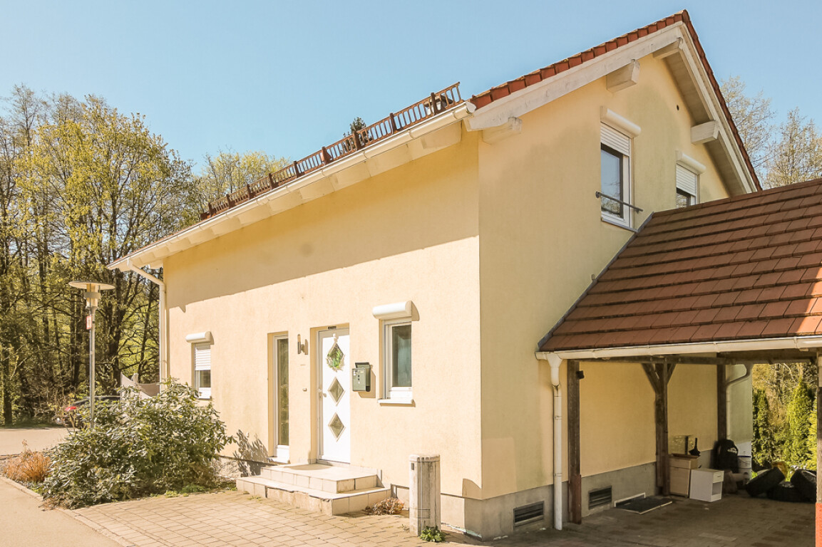 Passau - Passau-Kohlbruck: Einfamilienhaus renovierungsbedürftig, Grundstück auf Erbpacht