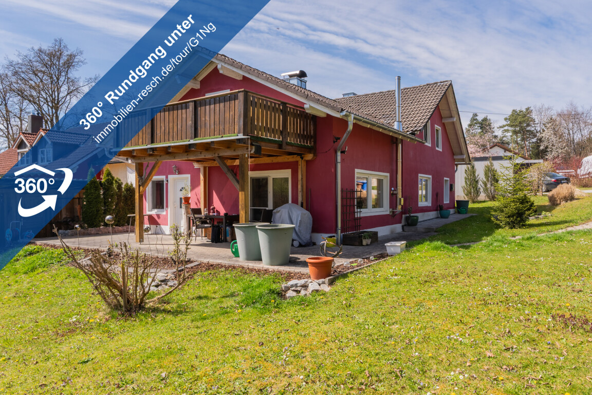 Schöllnach - Ruhig Wohnen am Waldrand Einfamilienhaus mit 2 Bädern, Terrasse, Balkon und eigenem Waldgrundstück