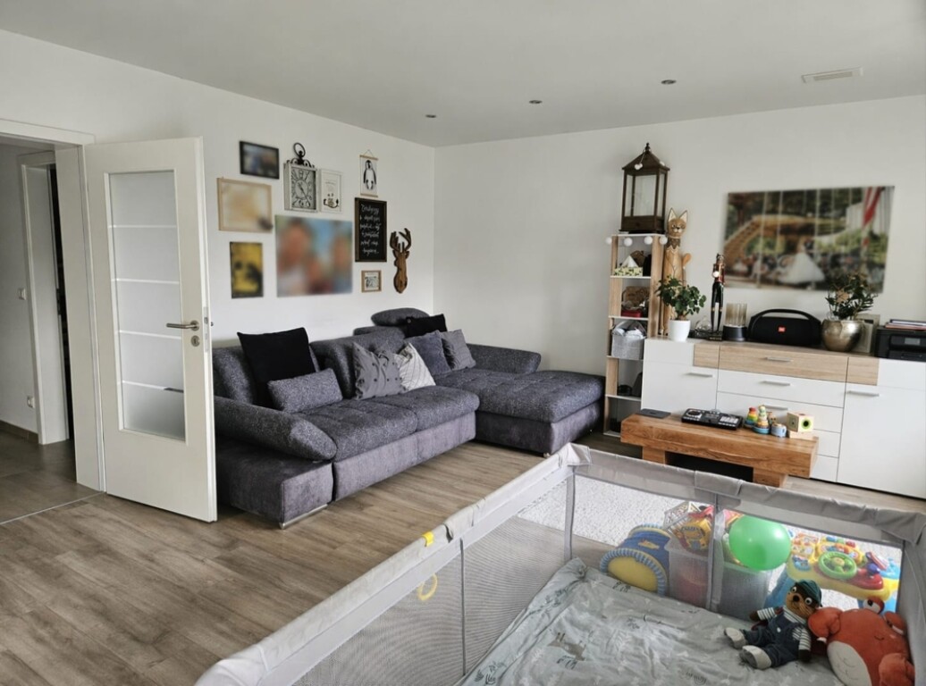 Tittling-Englburg:Moderne 3-Zimmer-Wohnung mit Balkon in ruhiger Wohnlage