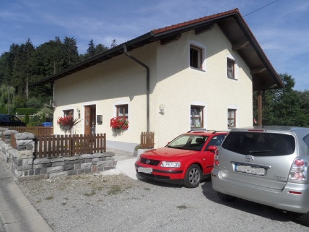 Großzügiges Einfamilienhaus - Großzügiges Einfamilienhaus in Liebhaberlage in Aicha vorm Wald