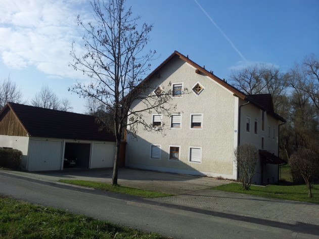 Renovierte 2-Zimmer-Wohnung - Ruhig gelegen mit schönem Blick ins Grüne!