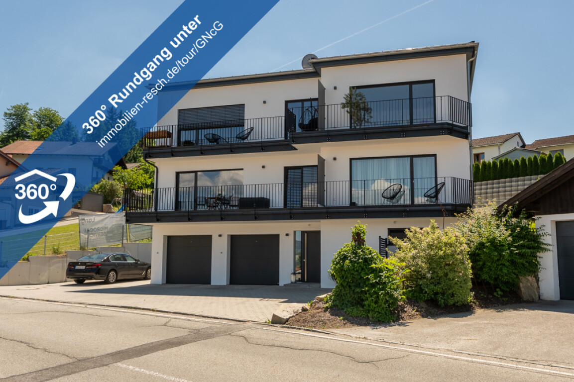 Waldkirchen - Wohnen mit Weitblick Neuwertige 2-Zimmer-Wohnung mit Tageslichtduschbad, EBK und Balkon