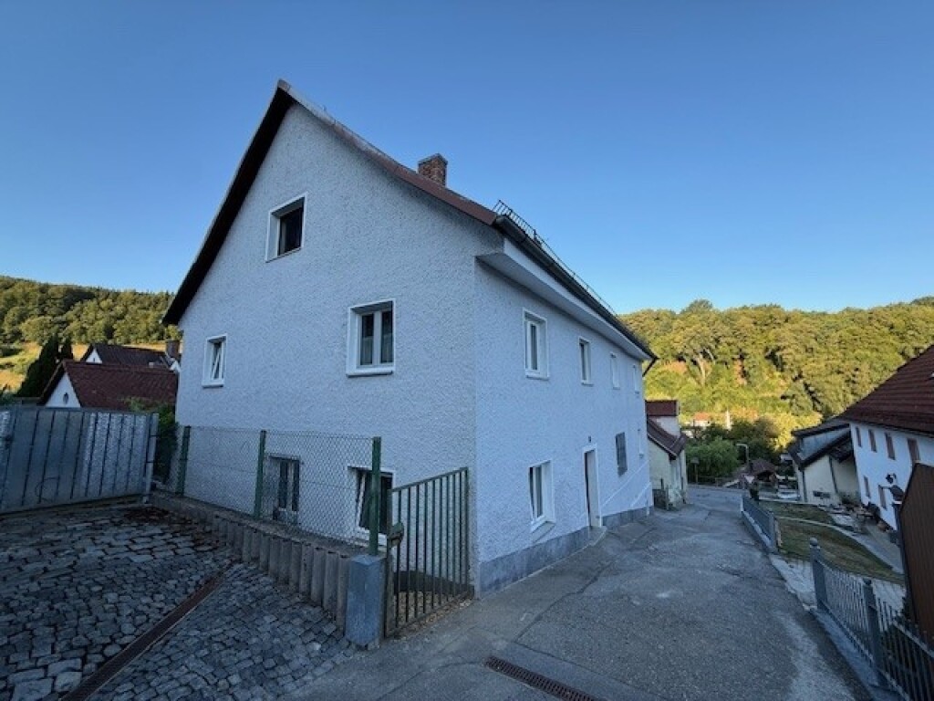 Passau - Passau-Hals: 1-Zimmer-Wohnung mit separater Küche und Duschbad – total neu renoviert - Erstbezug