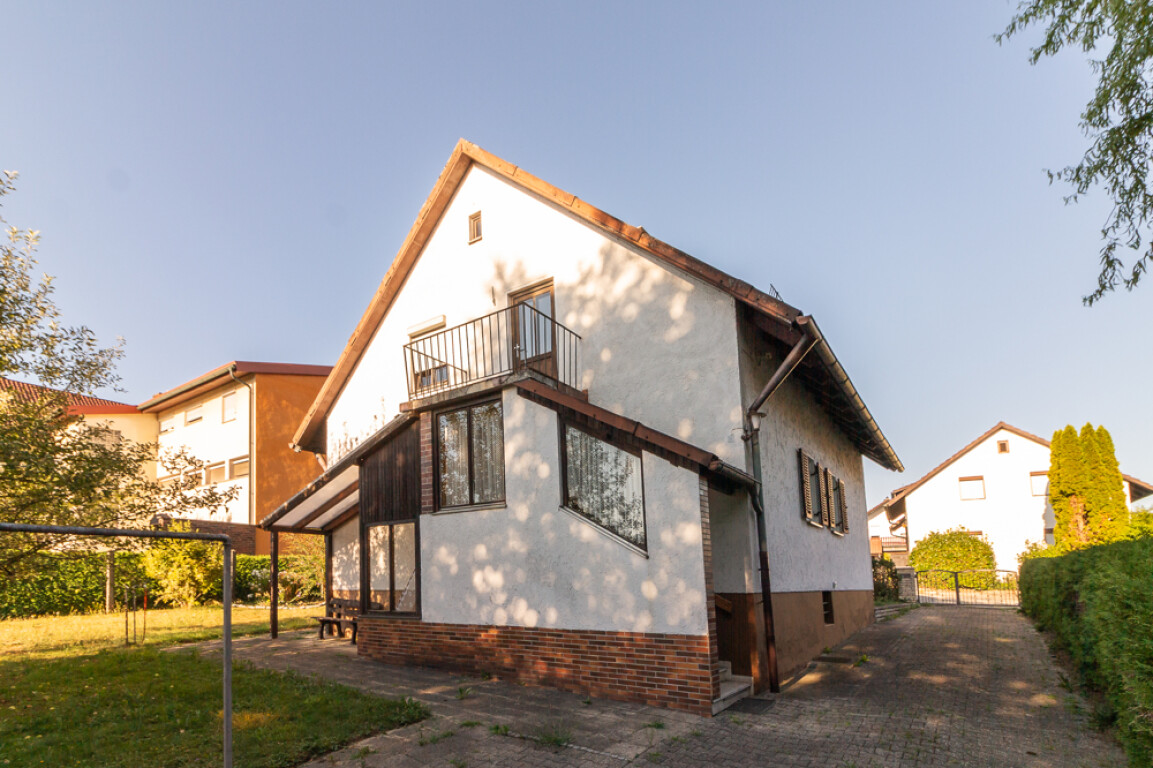 Passau-Neustift: Einfamilienhaus, Baujahr: 1958, total ruhige Lage, 732 m² ebener Grund