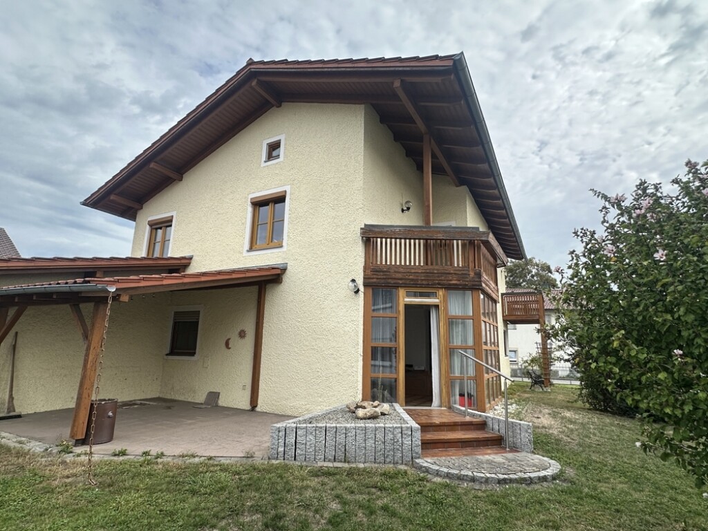 Pocking - Einfamilienhaus mit Nebengebäude in Pocking Nähe Zentrum