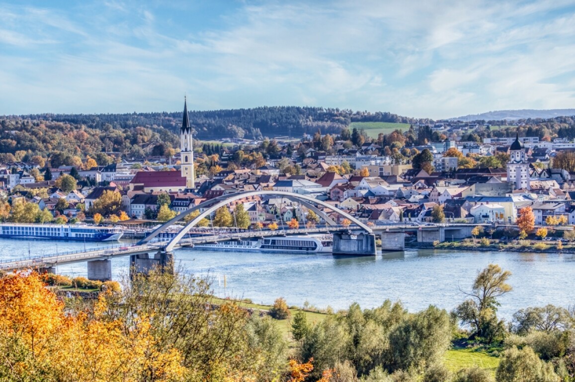 Vilshofen - SELTENE GELEGNHEIT!Vilshofen-Zentrum: Stadthaus – Einzelbaudenkmal mit sechs Wohnungen und einer Gewerbeeinheit