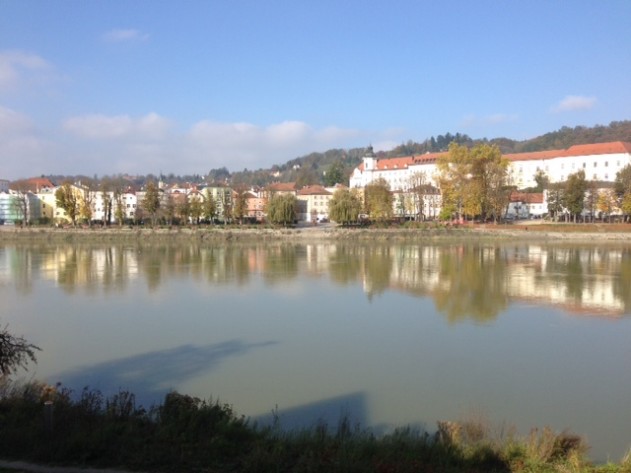 Stadthaus - Hier sitzen sie in der ersten Reihe - Passau-Innstadt: Stadthaus mit Altstadtblick