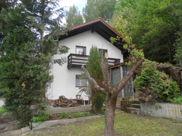 Einfamilienhaus renovierungsbedürftig - Renovierungsbedürftiges Einfamilienhaus mit Nebengebäude in Pfarrkirchen  