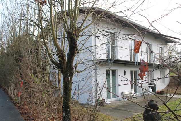 Einfamilienhaus-Villa - Passau-Innstadt: Einfamilienhaus-Villa mit Einliegerwohnung aus den 90ern