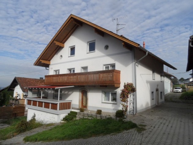 renoviertes großzügiges Wohnhaus mit Nebengebäude - Renoviertes, großzügiges Wohnhaus mit Nebengebäude Nähe Untergriesbach 