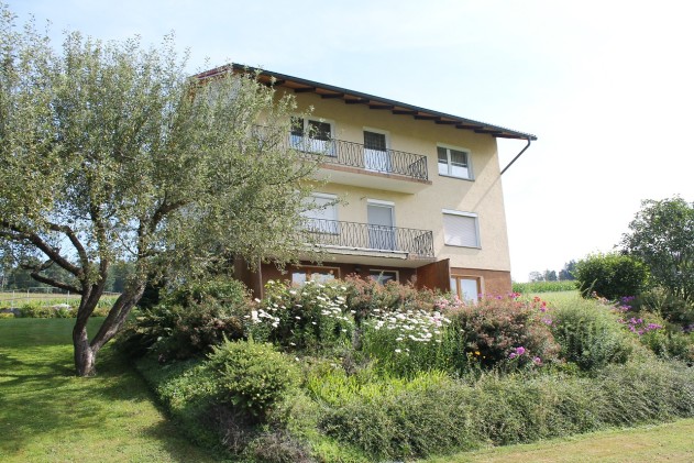 Einfamilienhaus - Mitten in der Natur - Randlage nur 10 Autominuten ins Stadtzentrum: Gepflegtes Einfamilienhaus