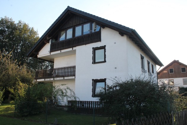 Haus mit 3 Wohnungen - Fürstenzell: Haus mit 3 Wohnungen