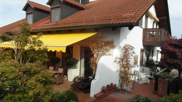 Haus mit Einliegerappartement - Stadtrand Passau – Tiefenbach: Außergewöhnliches Haus, Einliegerappartement und Paradiesgarten