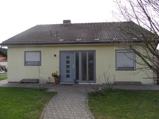 Einfamilienhaus mit Einliegerwohnung - Renovierungsbedürftiges Einfamilienhaus mit Einliegerwohnung Nähe Hutthurm/Kalteneck