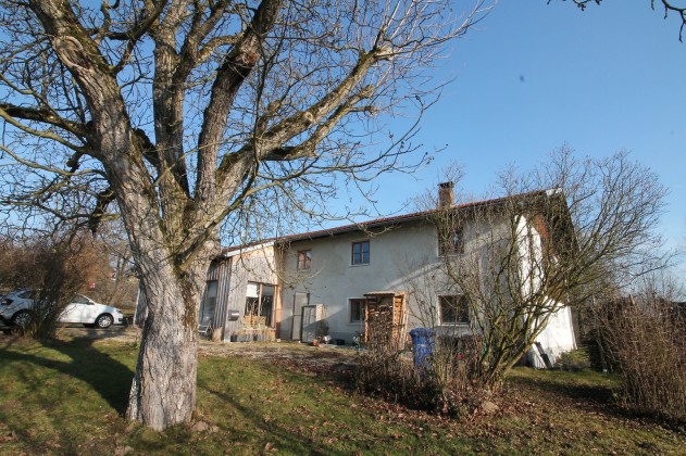 Doppelhaushälfte - Neuburg/Inn: Doppelhaushälfte in Randlage