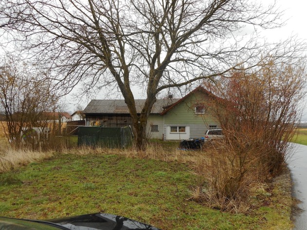 Einfamilienhaus - Stark renovierungsbedürftiges Einfamilienhaus in Alleinlage im Gemeindegebiet Neuhaus am Inn