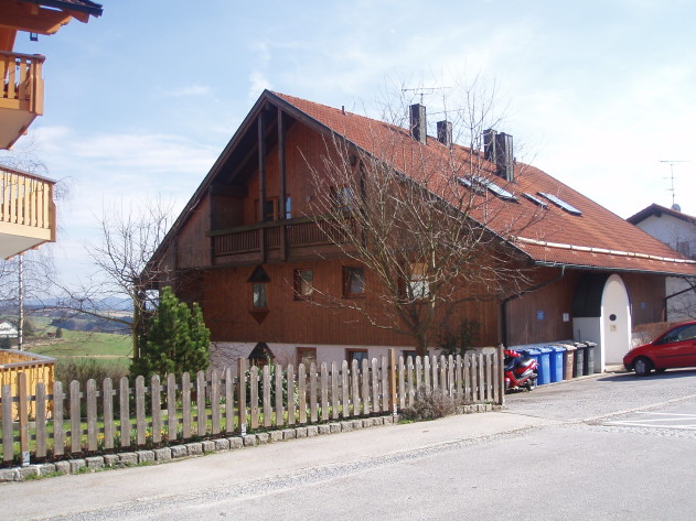 Dachstudiowohnung mit großem Balkon  - Günstig kaufen am Stadtrand
