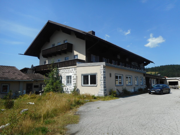 Hotel - Renovierungsbedürftige Hotelanlage in Liebhaberlage für kompletten Bus möglich Nähe Haidmühle