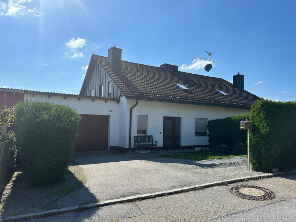 Salzweg - Großzügige Doppelhaushälfte in Salzweg / Straßkirchen