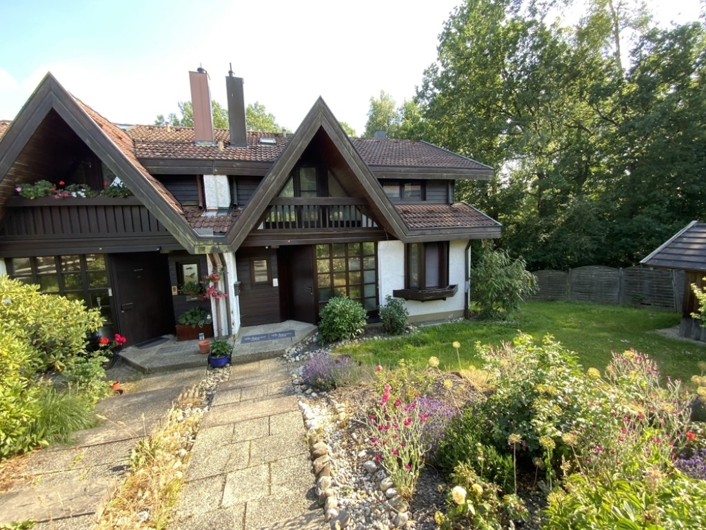 Passau - Außergewöhnliche Architektur – Traumlage Passau-Rittsteig: Doppelhaushälfte in Split-Level-Bauweise