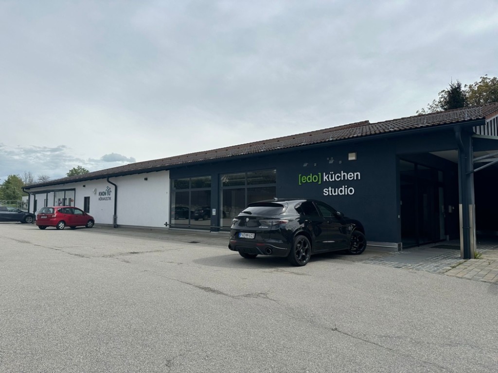 Salzweg - Ladenverkaufsflächen in Salzweg/Zentrum